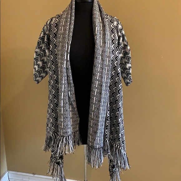 Sweater - Picture 2 of 3